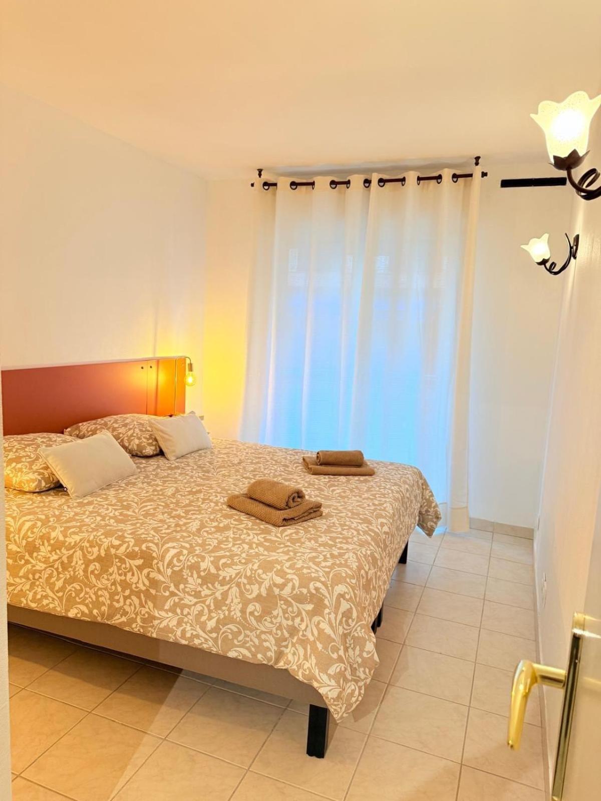 Apartment Les 3 Iles 2 Pieces Climatise A 50 M Des Plages