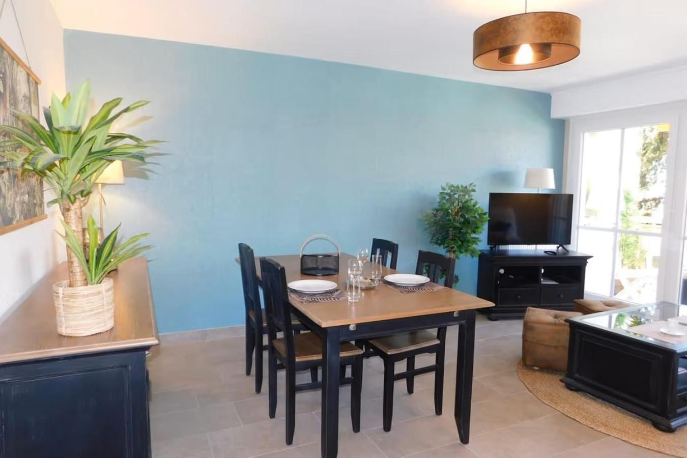 Juan Les Pins Vitoria Grand 2p Calme Parking Apartment