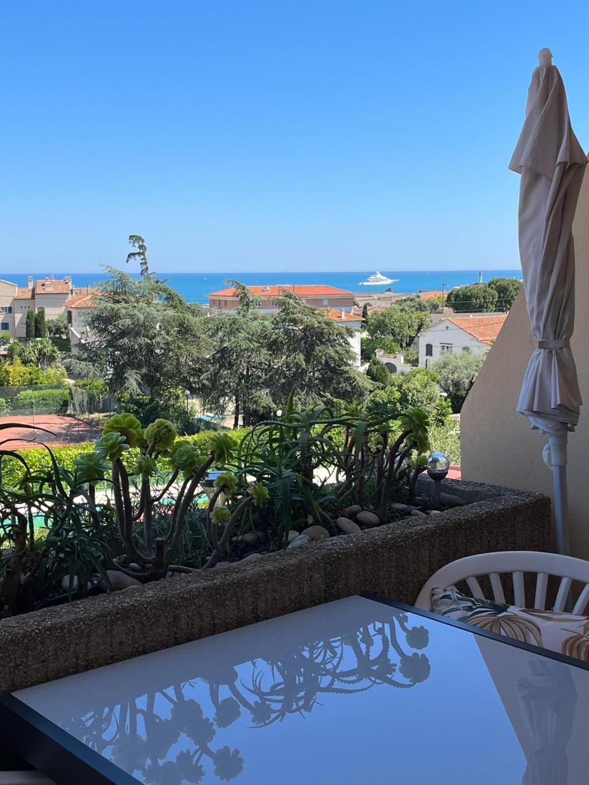 Secured Parc Velusine With Private Parking, Terrace, Pools And Tennis Courts. Antibes