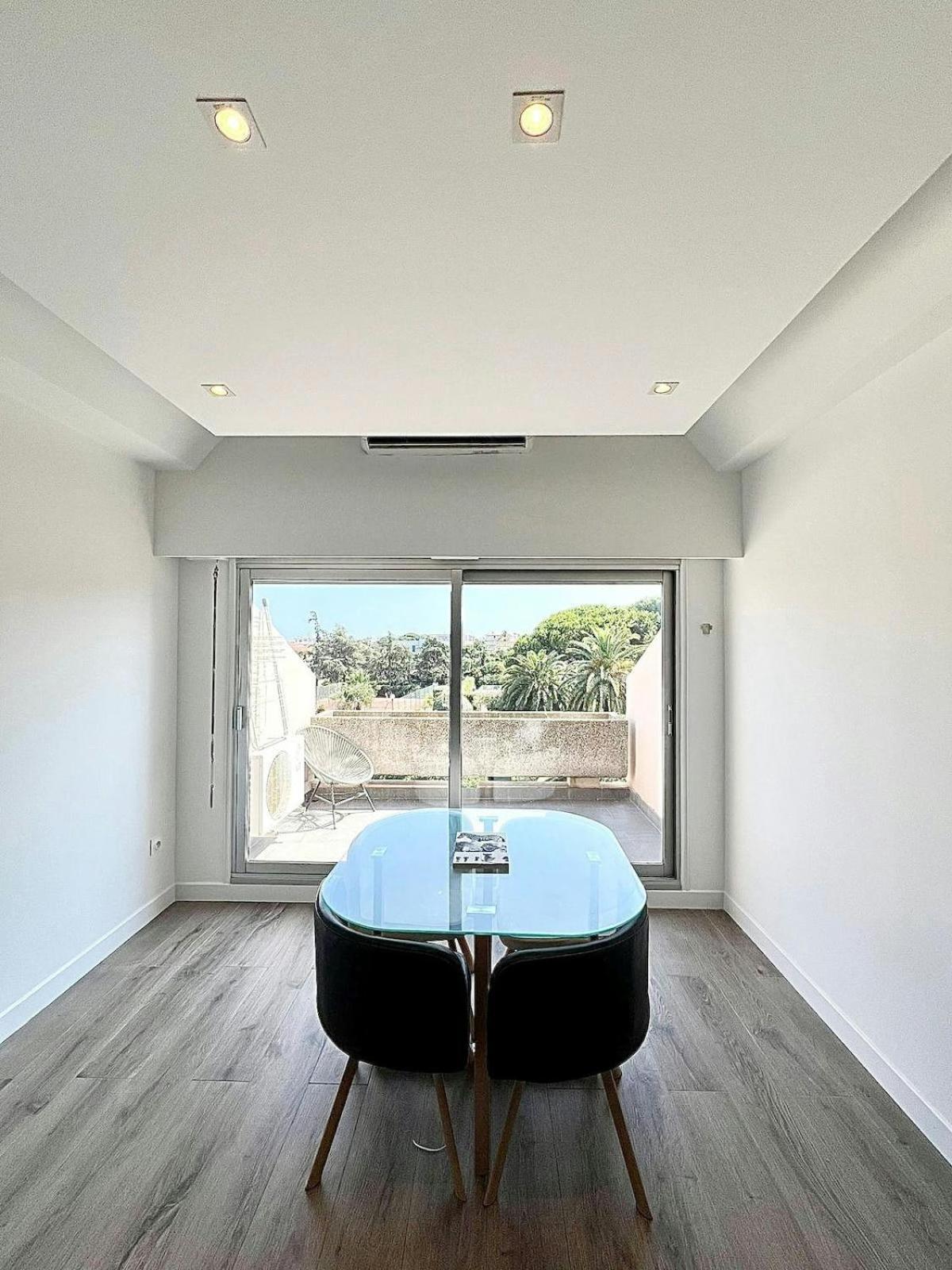 Superbe 1 Chambres, 2 Tennis, 2 Piscines, Plages, Parking Antibes