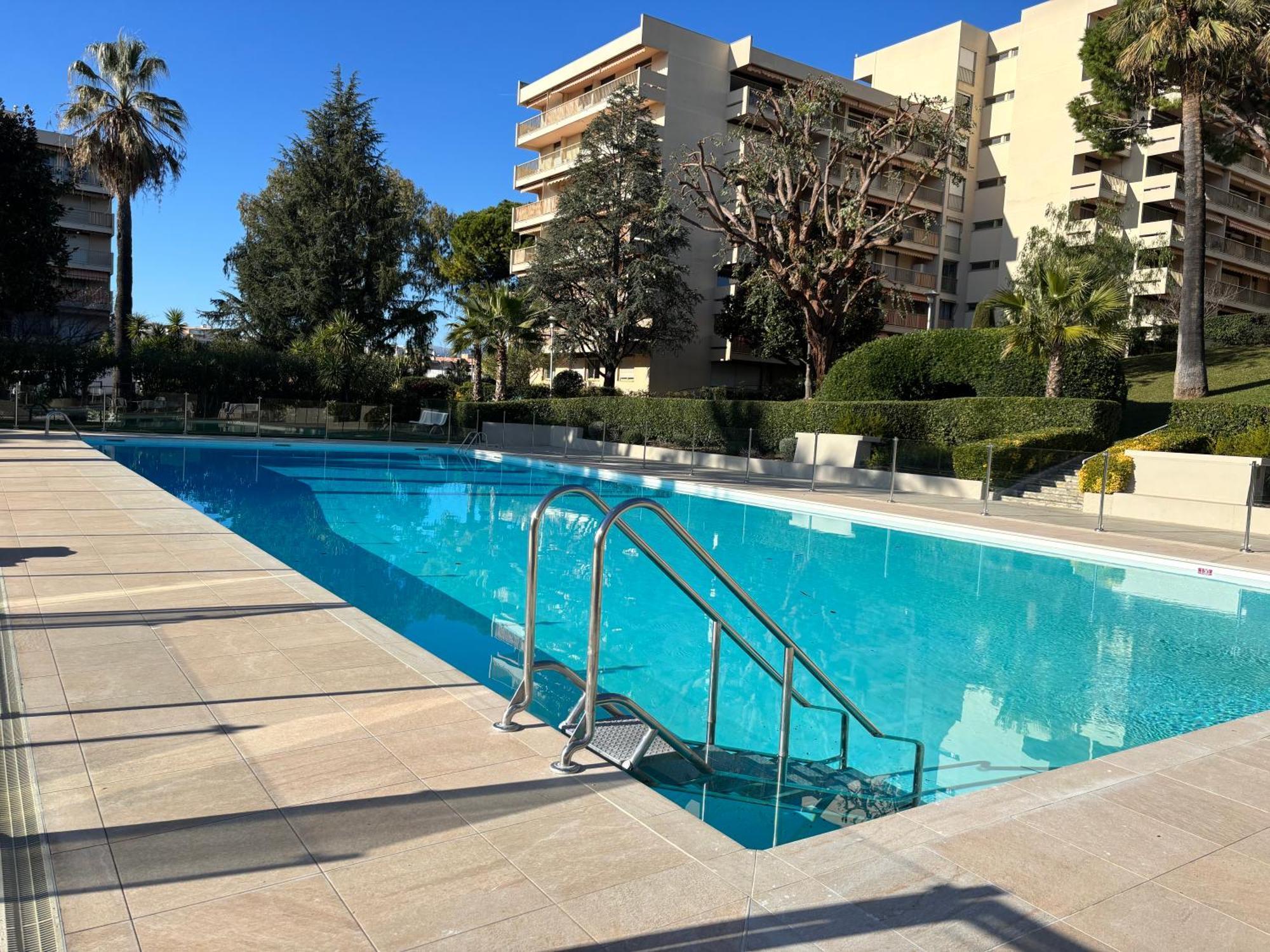 2 Pieces Centre Juan Moderne Avec Piscine Tennis Appartement Antibes