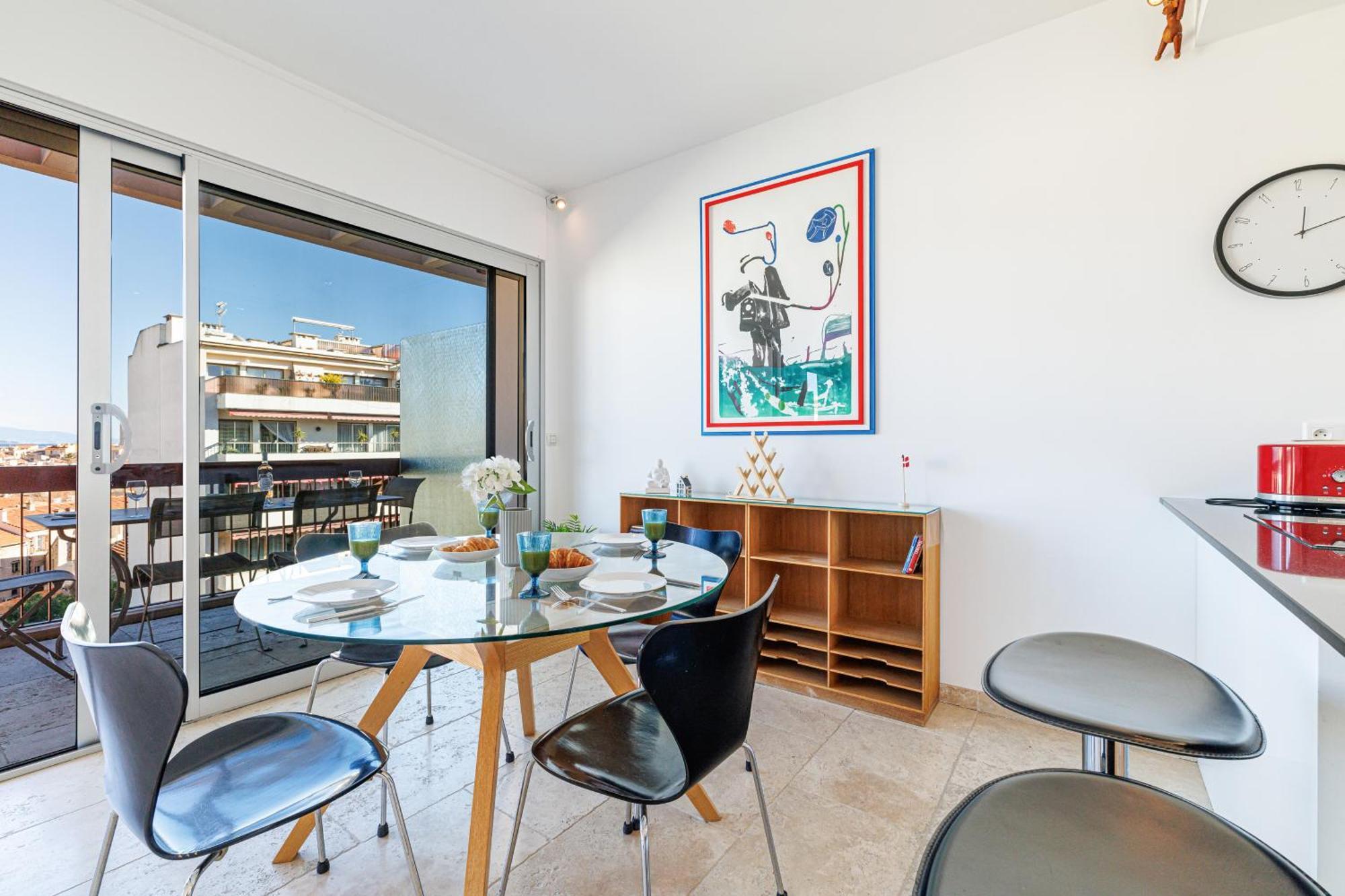 Apartment Skyline 2-bedroom Flat With Epic Views - Roi Chevalier *