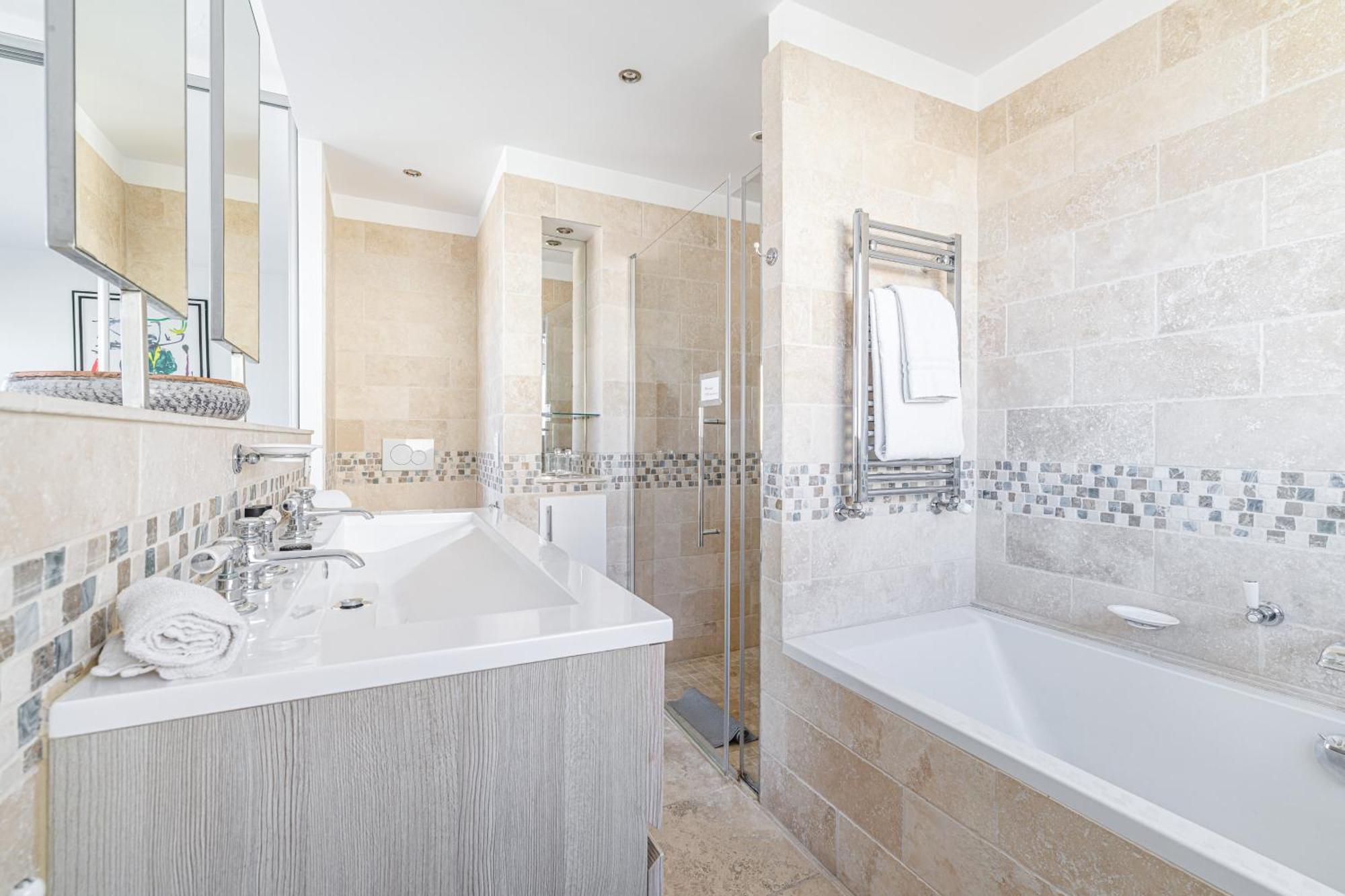 Skyline 2-bedroom Flat With Epic Views - Roi Chevalier * Antibes