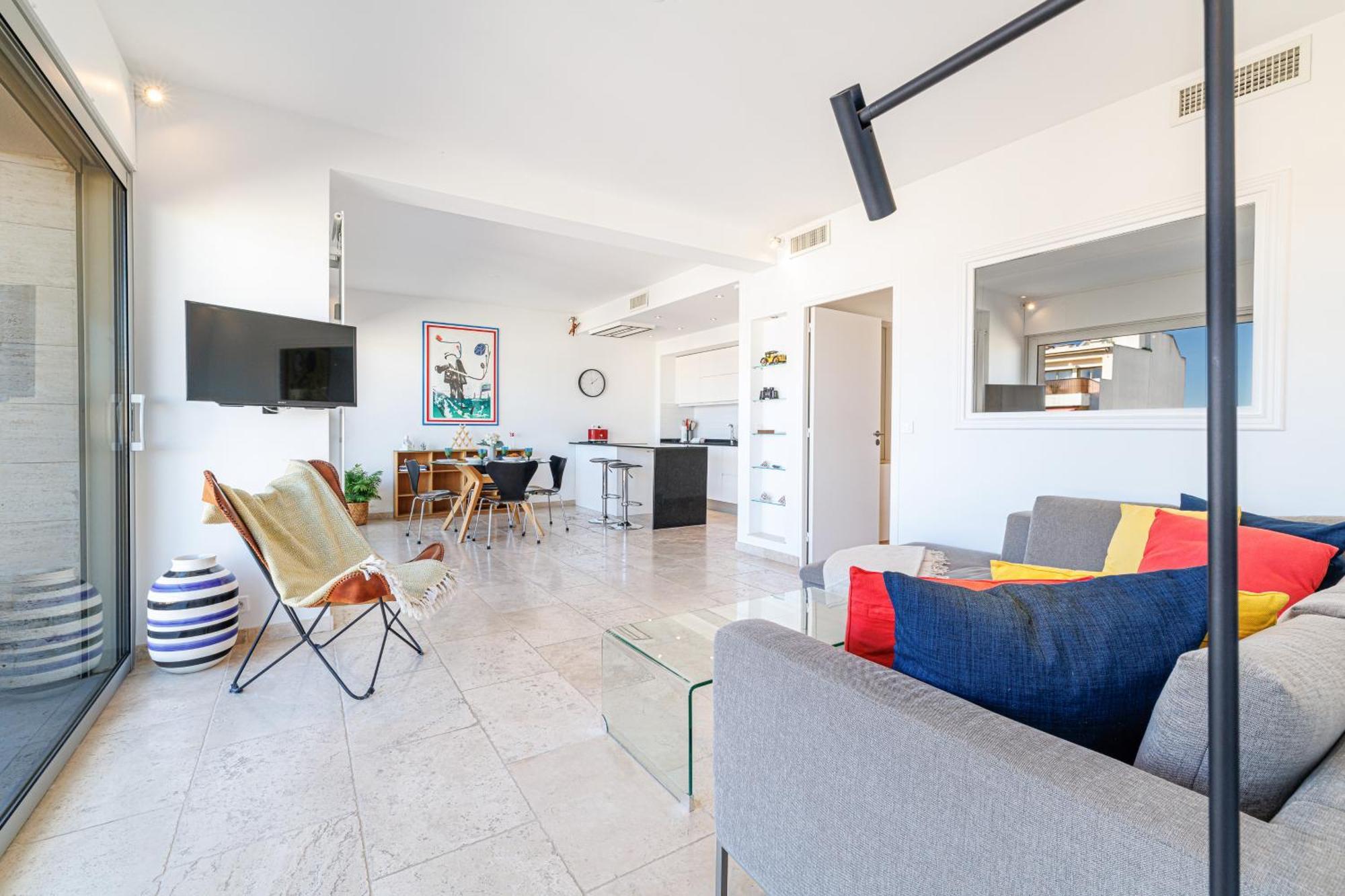Skyline 2-bedroom Flat With Epic Views - Roi Chevalier Apartment Antibes