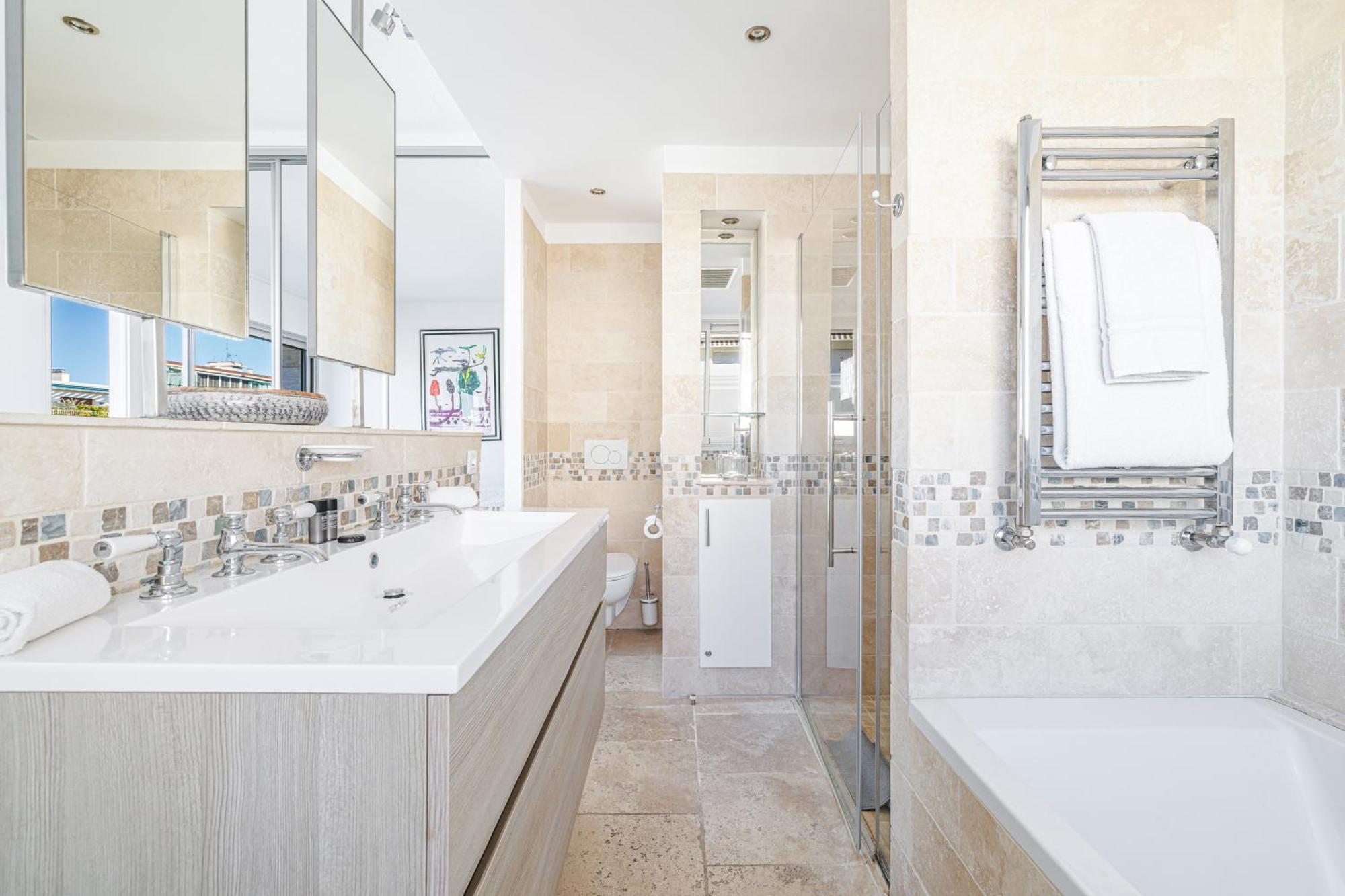 Apartment Skyline 2-bedroom Flat With Epic Views - Roi Chevalier Antibes