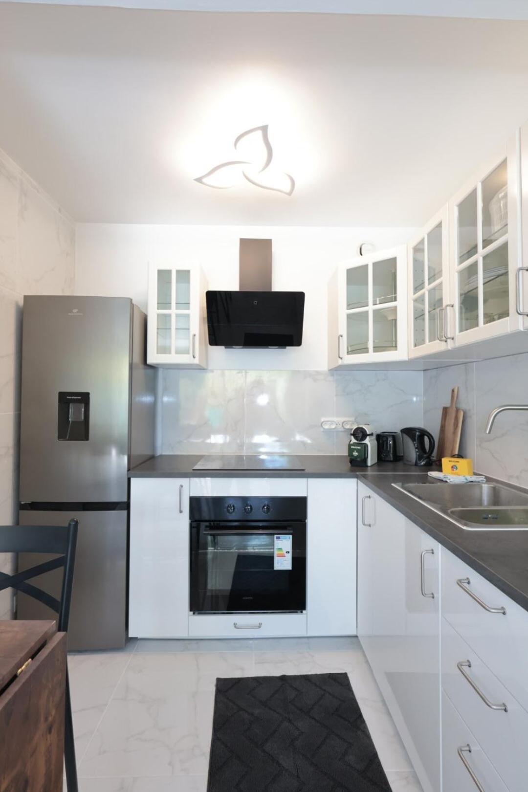 Roses Des Mers - Standing 2 Prs - Clim - Parking Apartment Antibes