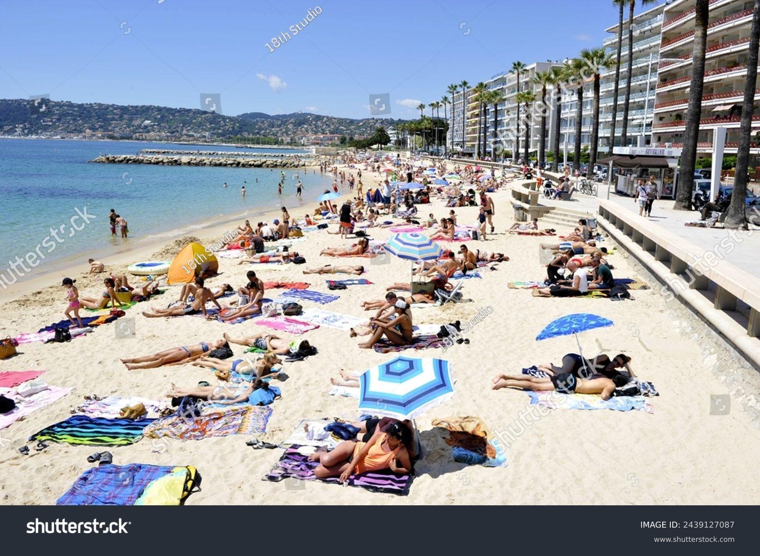 2 Pieces, Juan Les Pins, 400 M, Parking Apartment Antibes