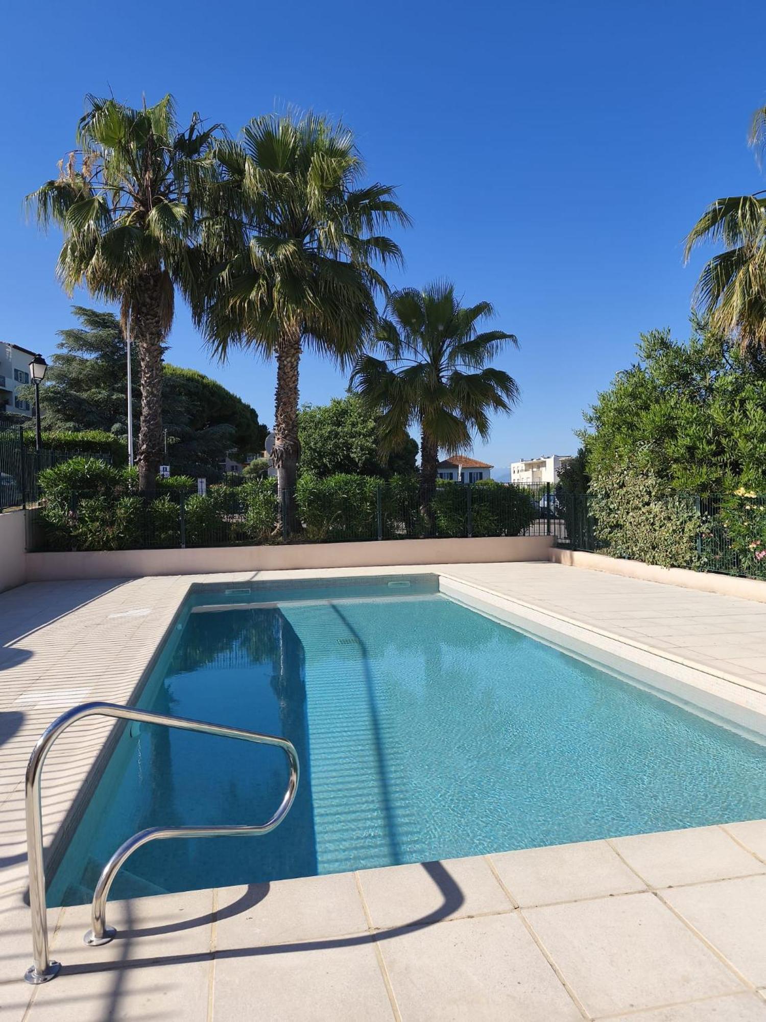 Apartment Cosy 2 Pieces Avec Piscine Et Parking Antibes