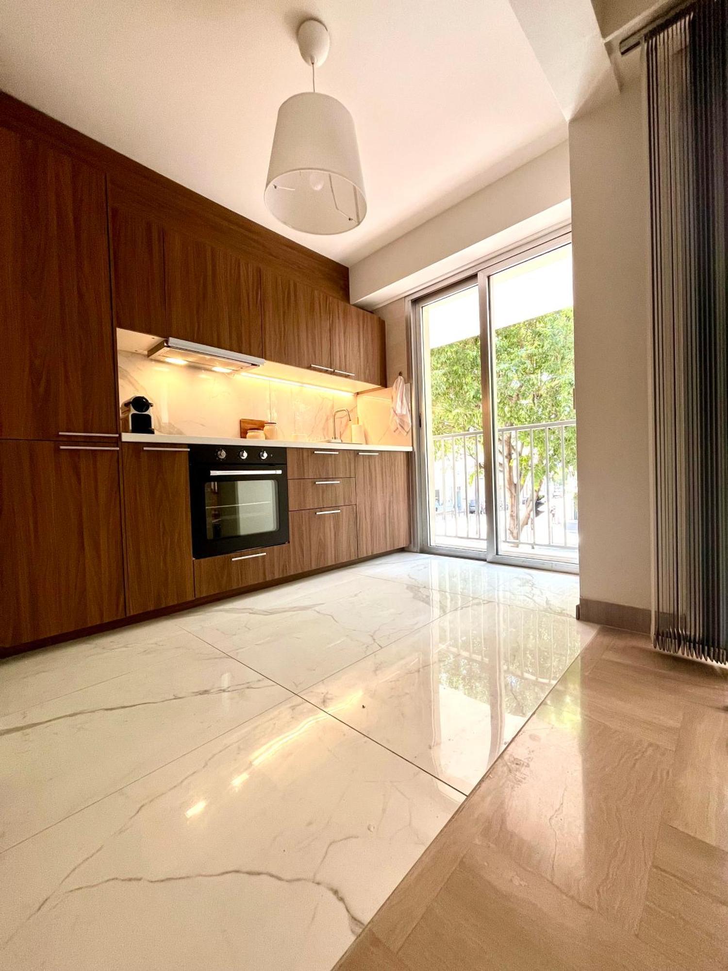 Standing 100m De La Avec Balcon Dauphin Appartement Antibes