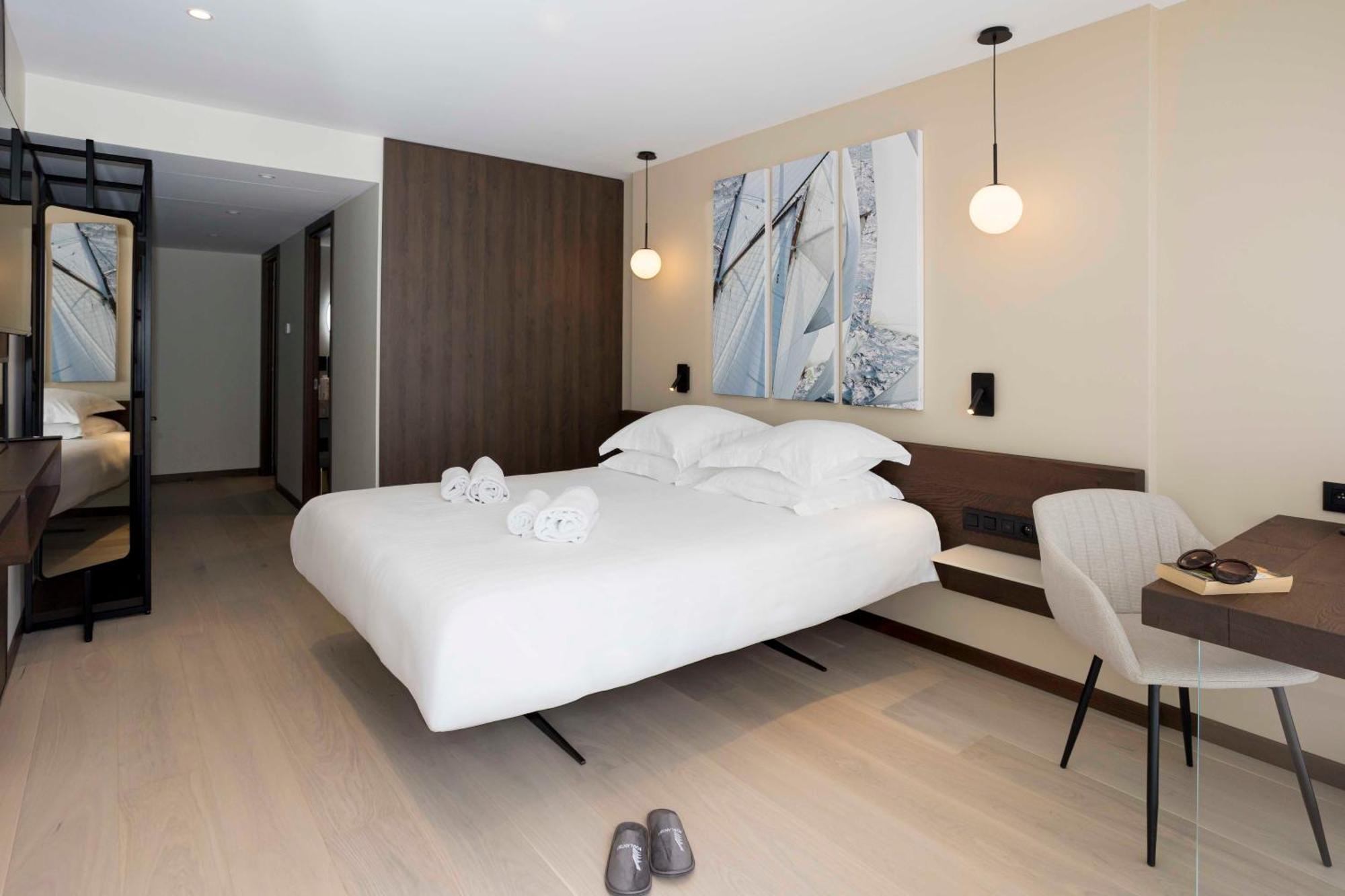Royal - Luxury Hotel, Residence, &
