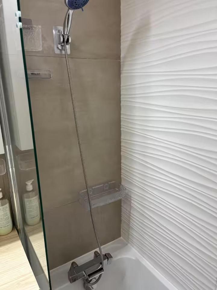 Before Submitting A Request Please Take A Moment To Read My Host Profile At Bottom Of Page To Ensure A Smooth And Personalized Stay Apartment *