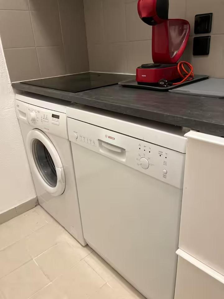Apartment Before Submitting A Request Please Take A Moment To Read My Host Profile At Bottom Of Page To Ensure A Smooth And Personalized Stay *