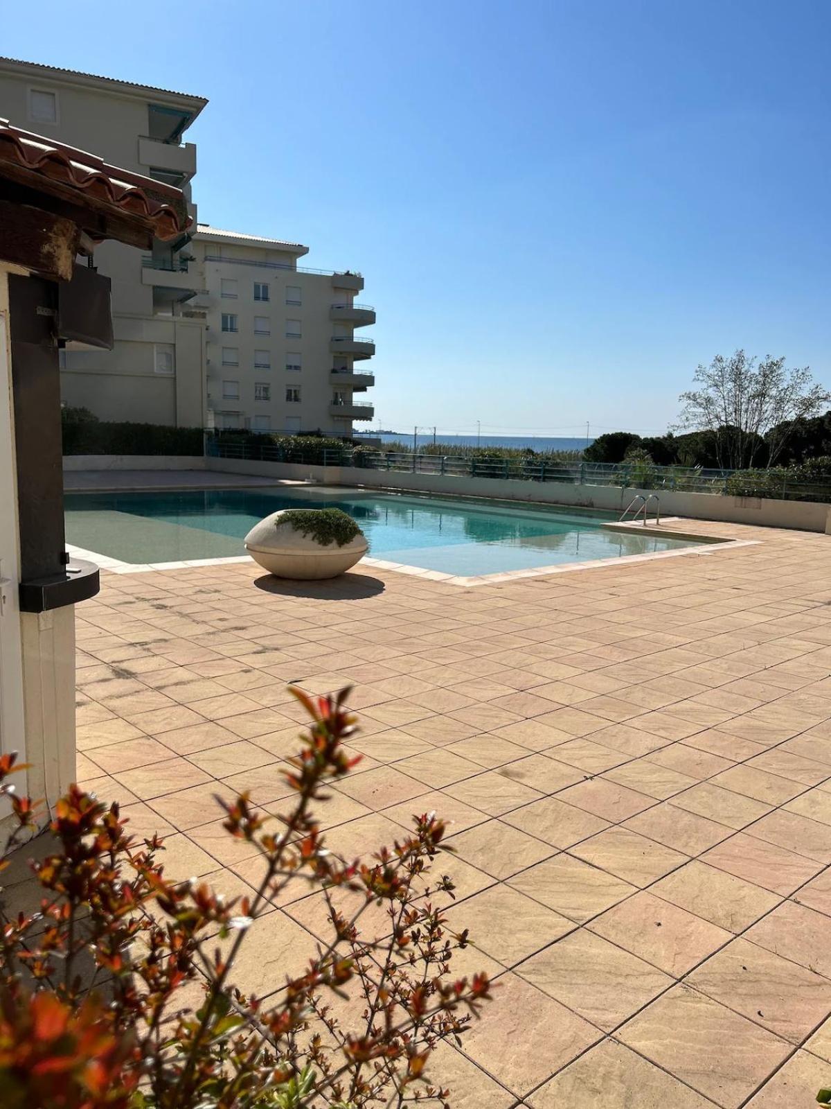 Before Submitting A Request Please Take A Moment To Read My Host Profile At Bottom Of Page To Ensure A Smooth And Personalized Stay Apartment Antibes