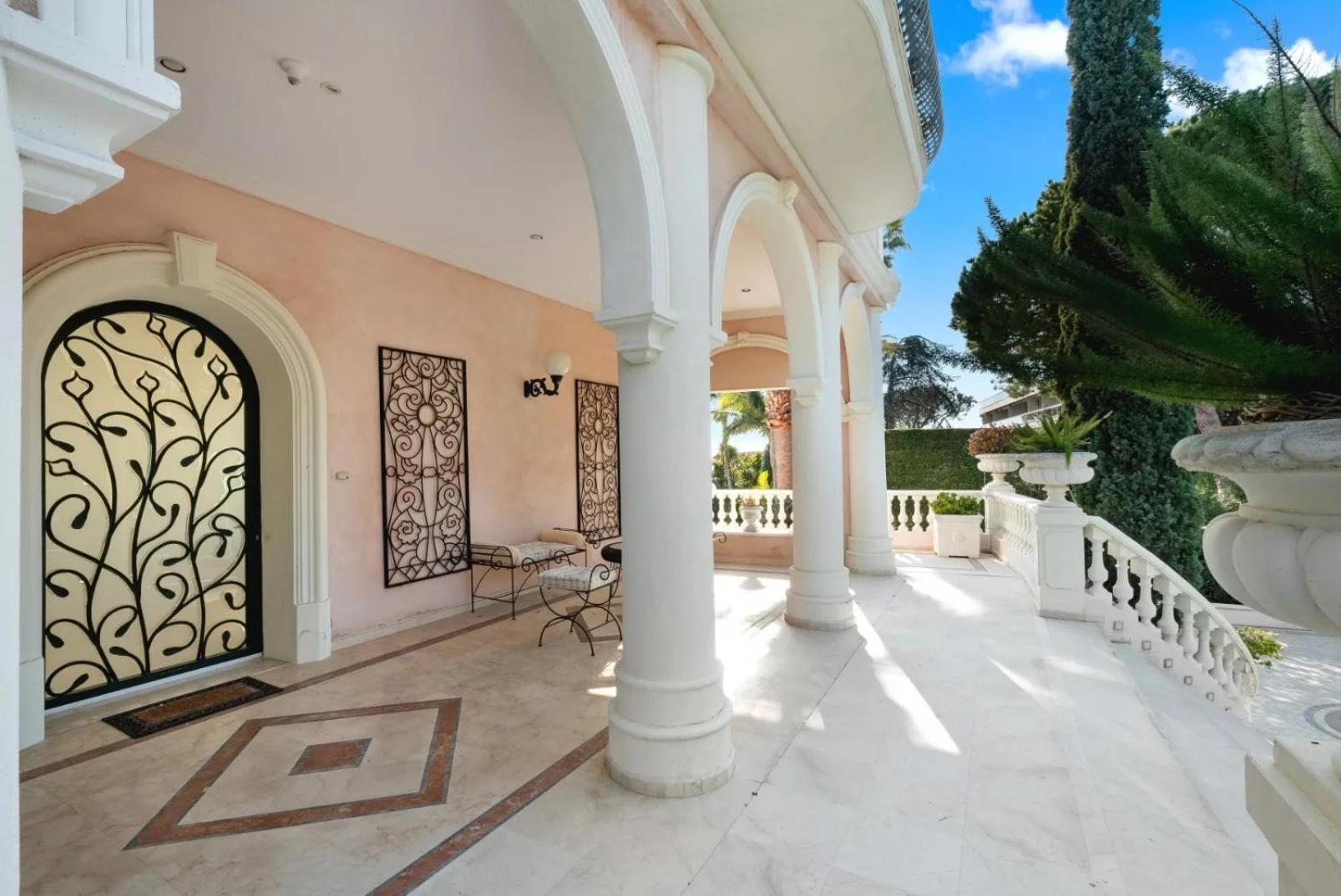 Clementine Villa *