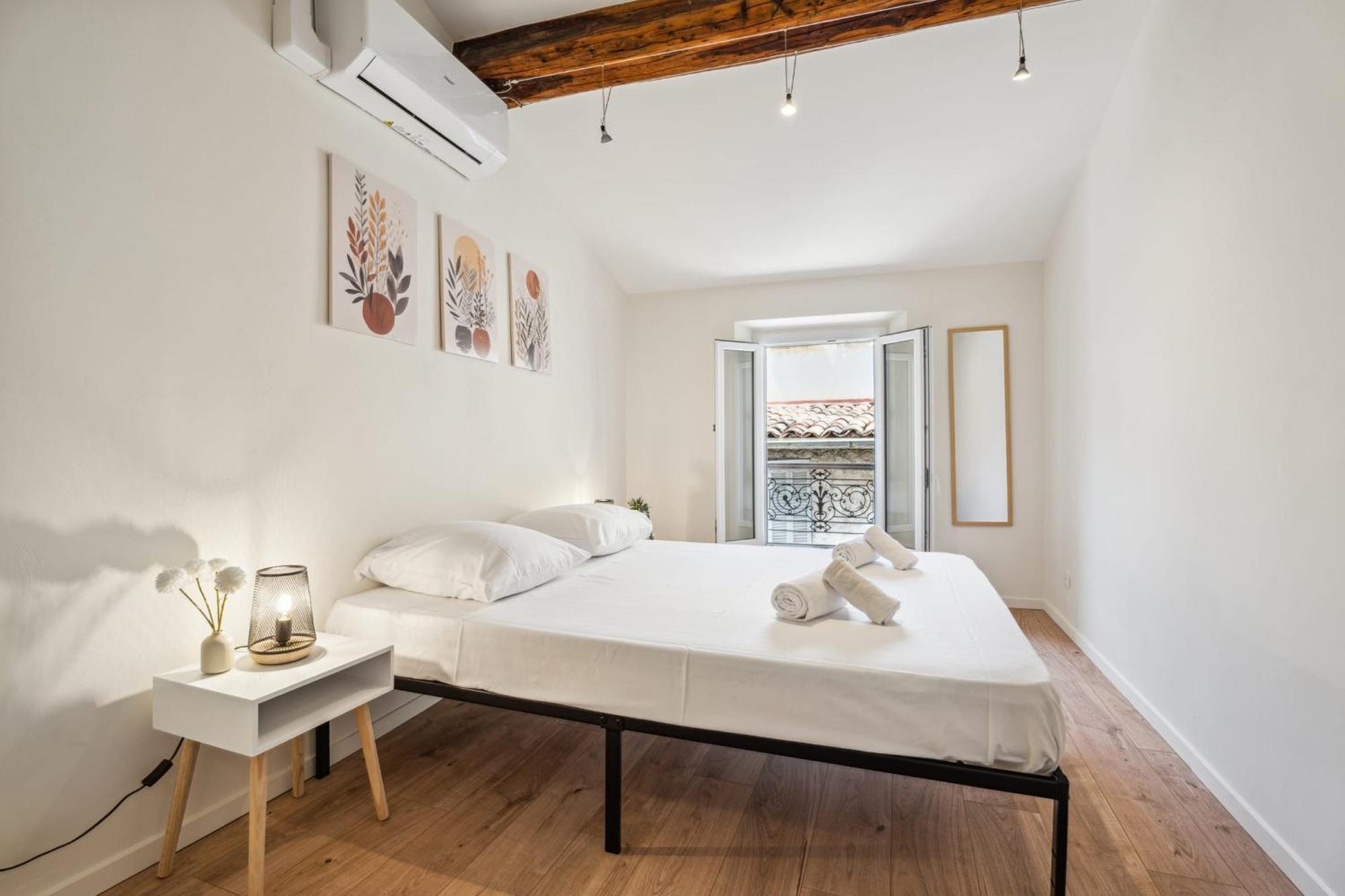 Castelet - Welkeys Apartment *