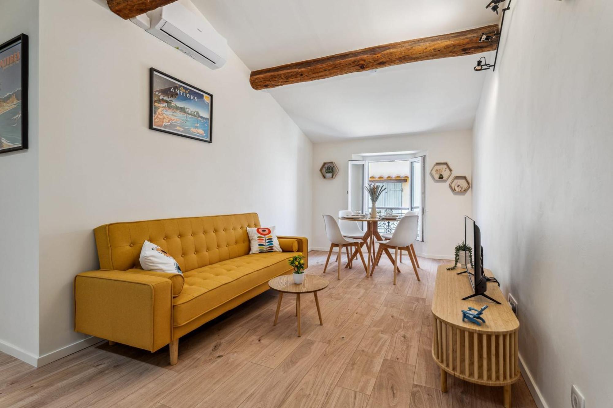 Castelet - Welkeys Apartment *