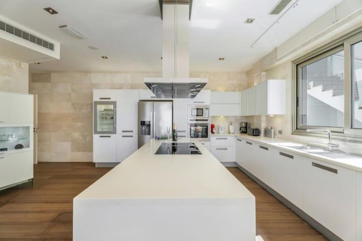 Readhostprofile&scan! Luxury 4-bedroom With Pool Antibes