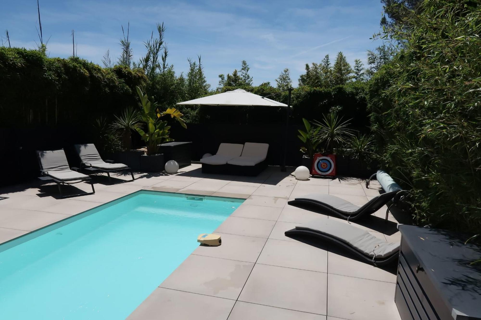 Ferienhaus Spacious House For 8 With Swimming Pool Antibes