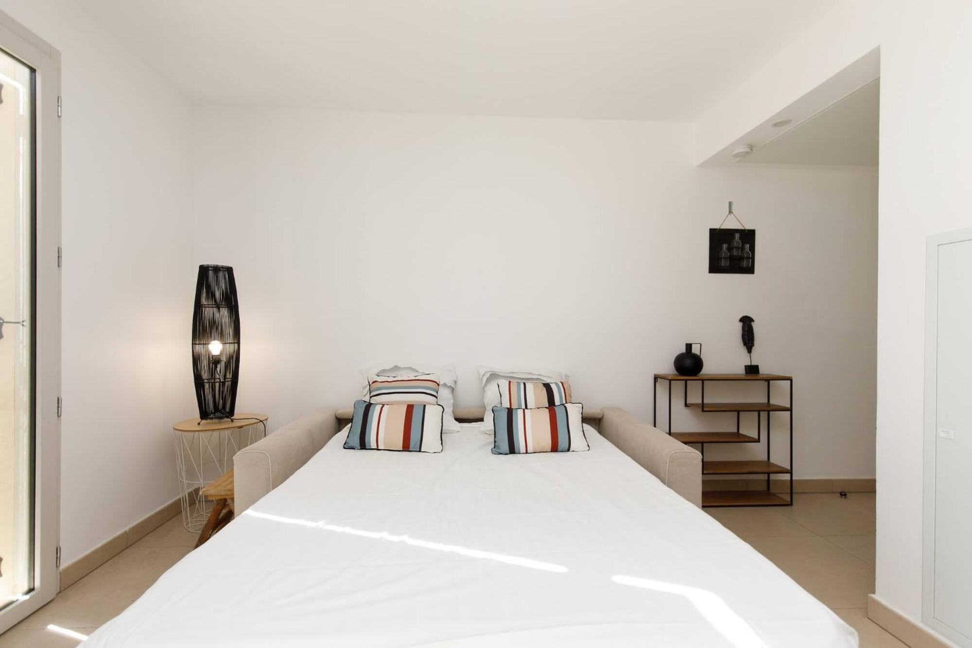 Appartement Calypso- Superbe Perle, Vieil Antibes, Wifi, Climatisation