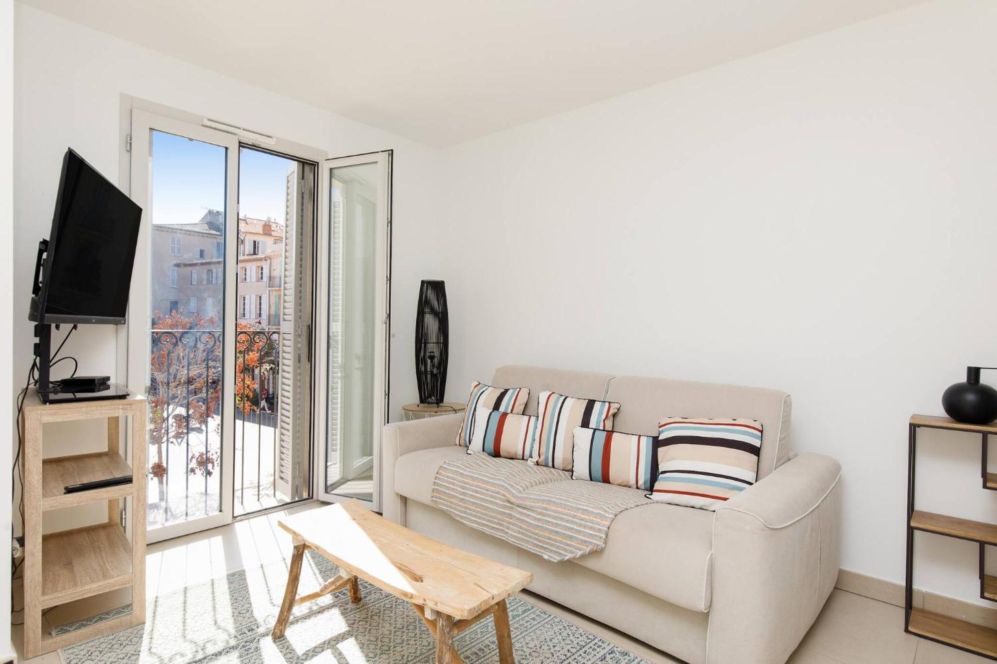 Calypso- Superbe Perle, Vieil Antibes, Wifi, Climatisation Antibes