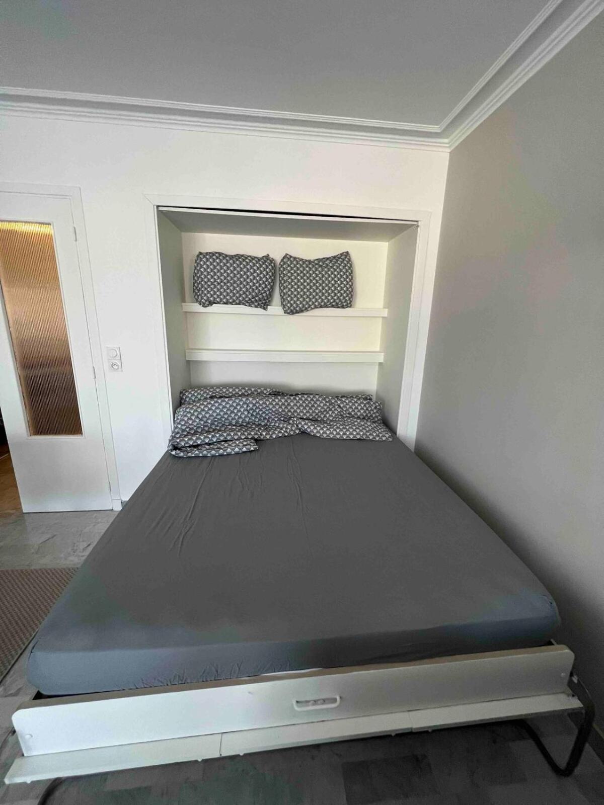Proche Plages Parking Etage Eleve Terrasse Apartamento