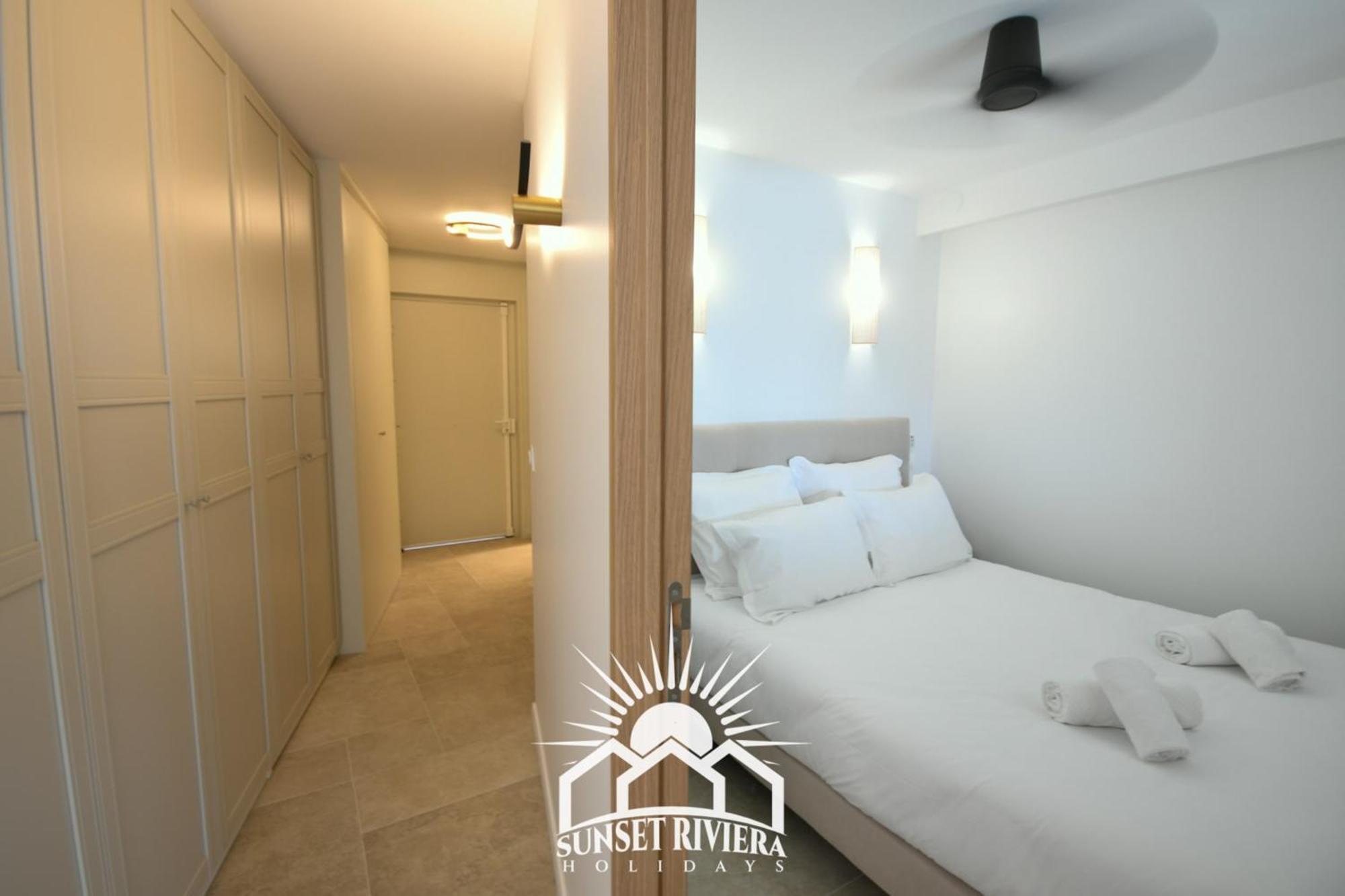 Apartment Le Port Vauban For 4 By Sunset Riviera Holidays Antibes