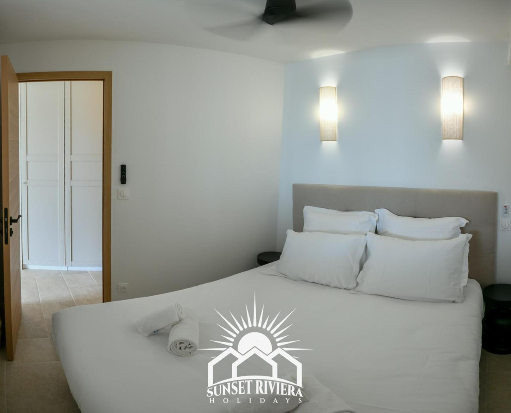 Apartment Le Port Vauban For 4 By Sunset Riviera Holidays