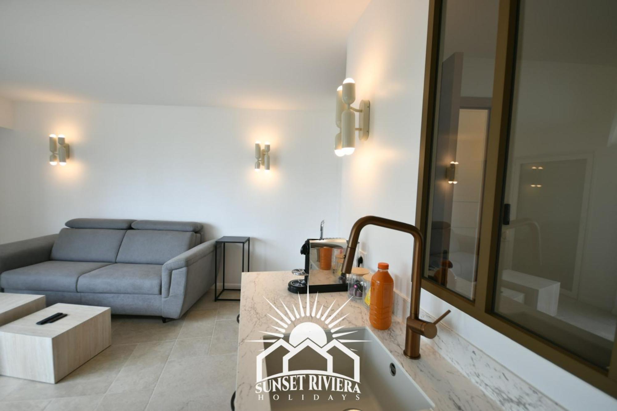 Le Port Vauban For 4 By Sunset Riviera Holidays Apartment *