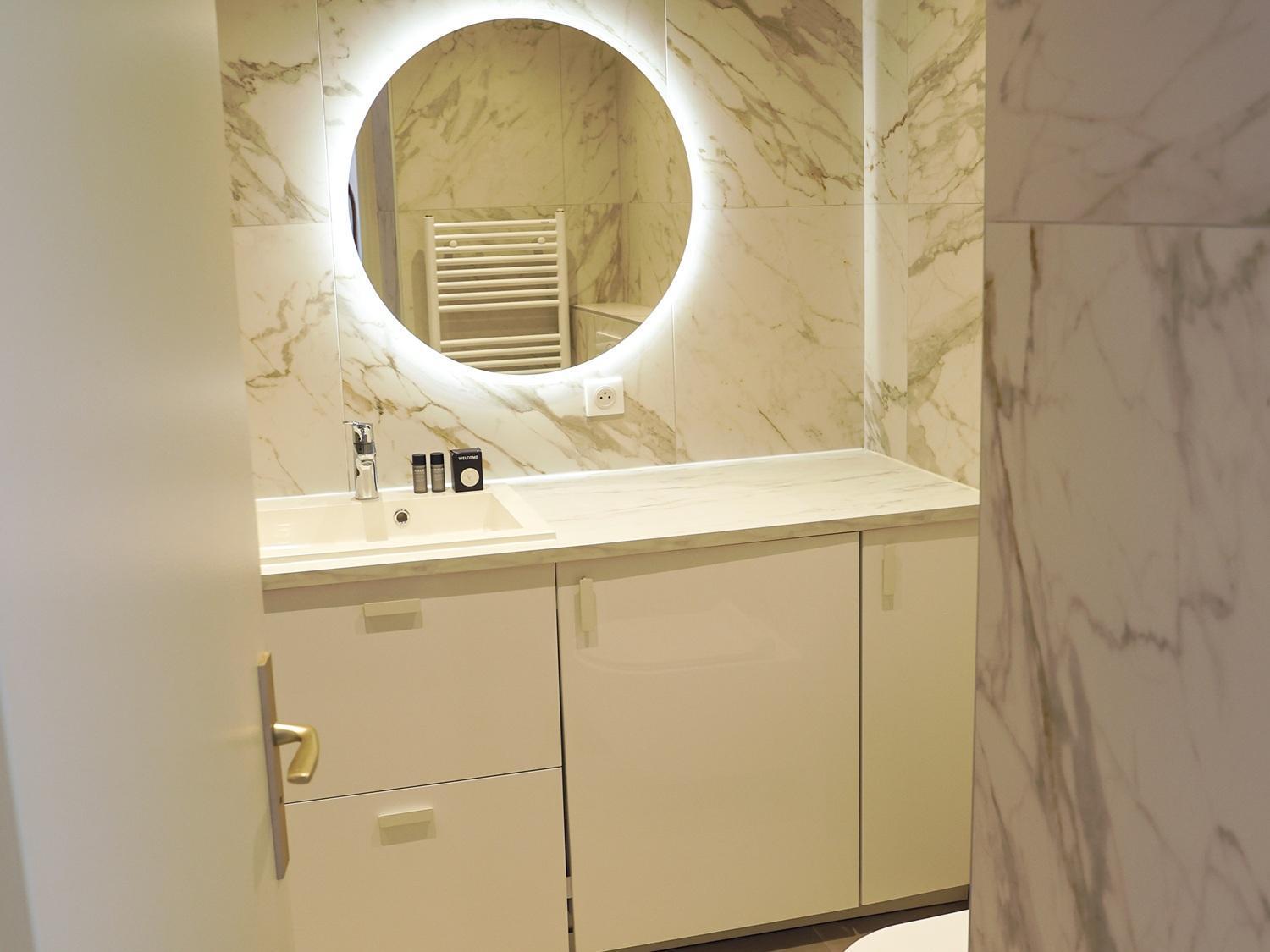Luxe Center Bay 4