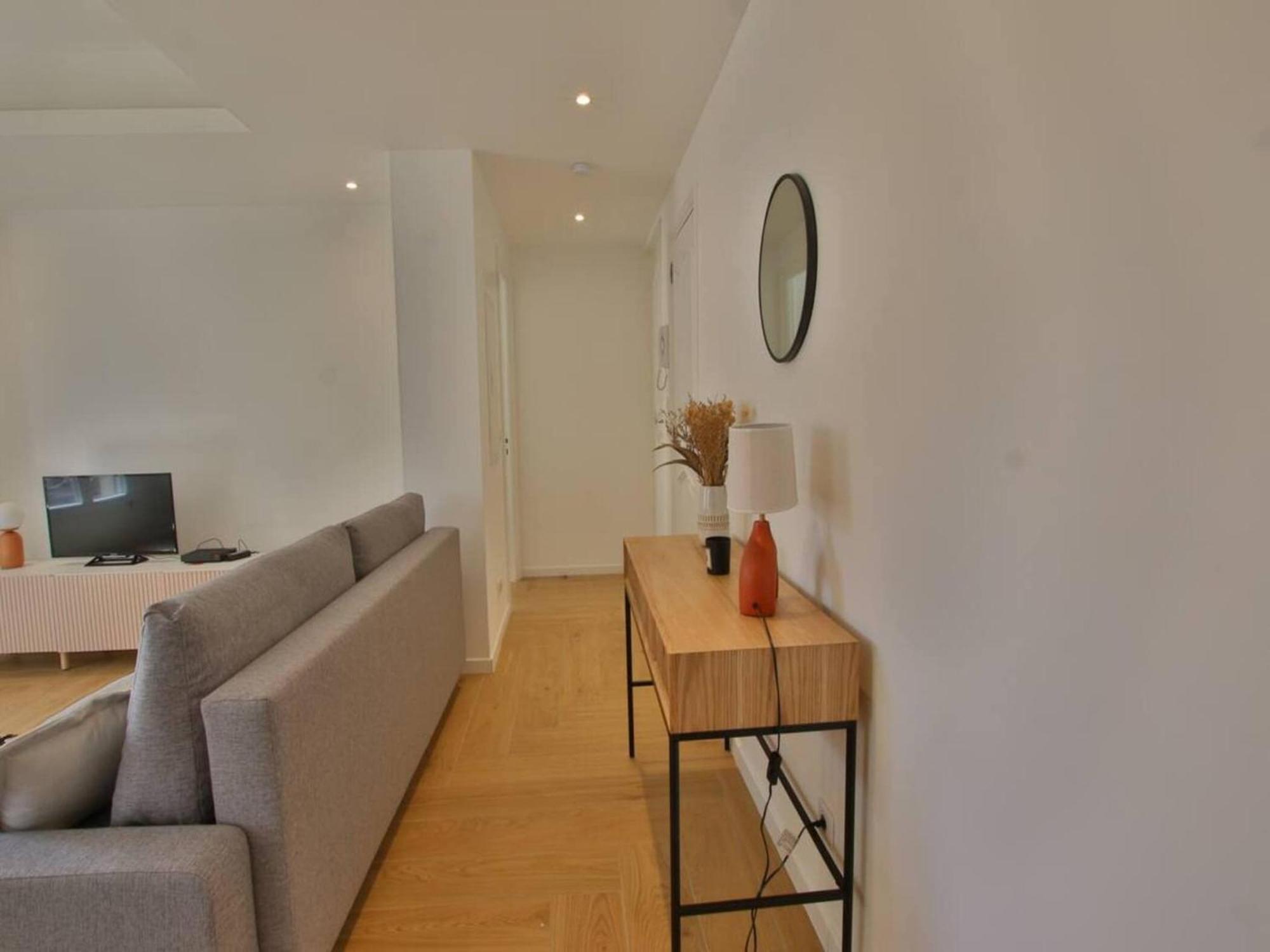 In The Heart Of Center, Cleaning Included Apartment *