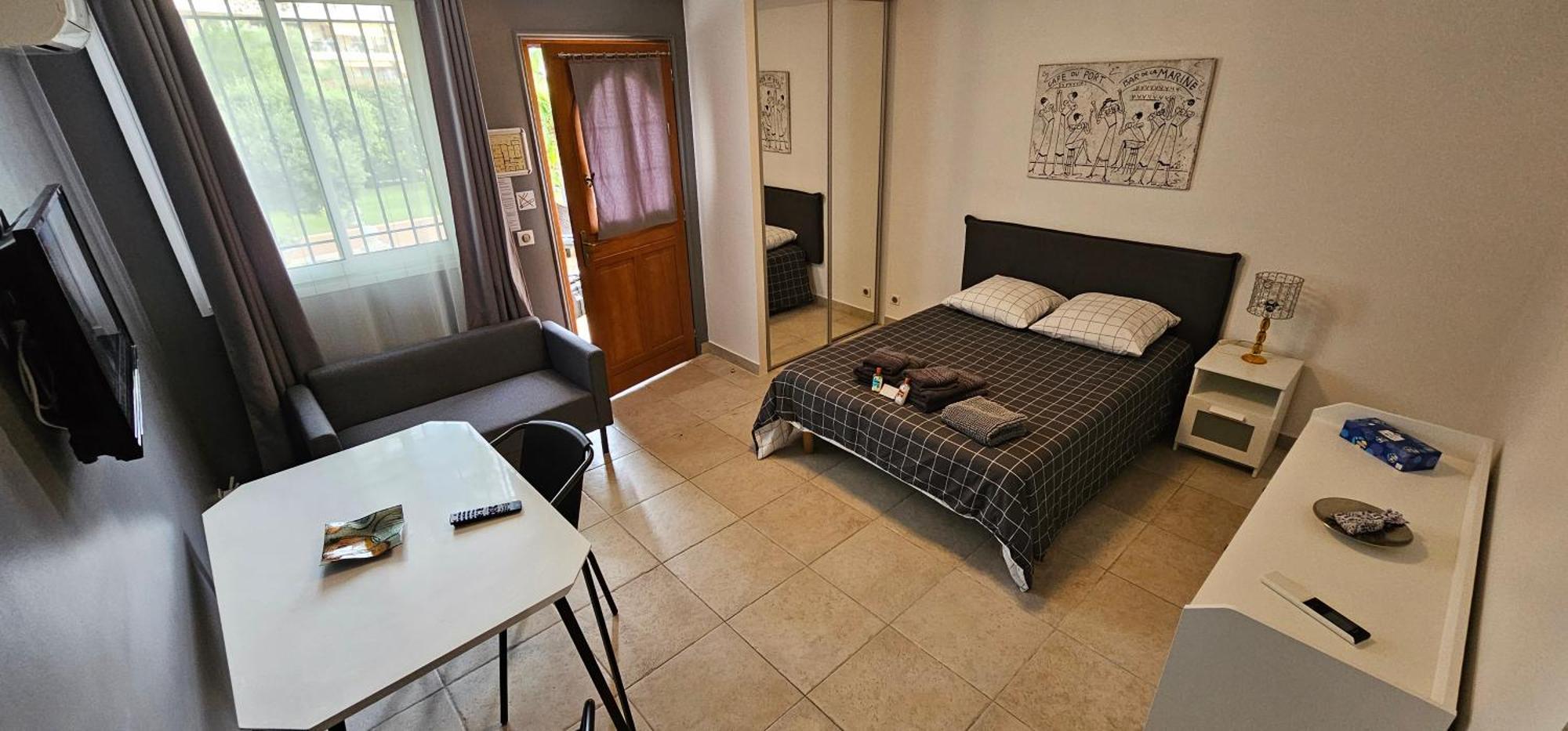 Tres Grand Meuble - Juan Les Pins - Logt4 * Antibes