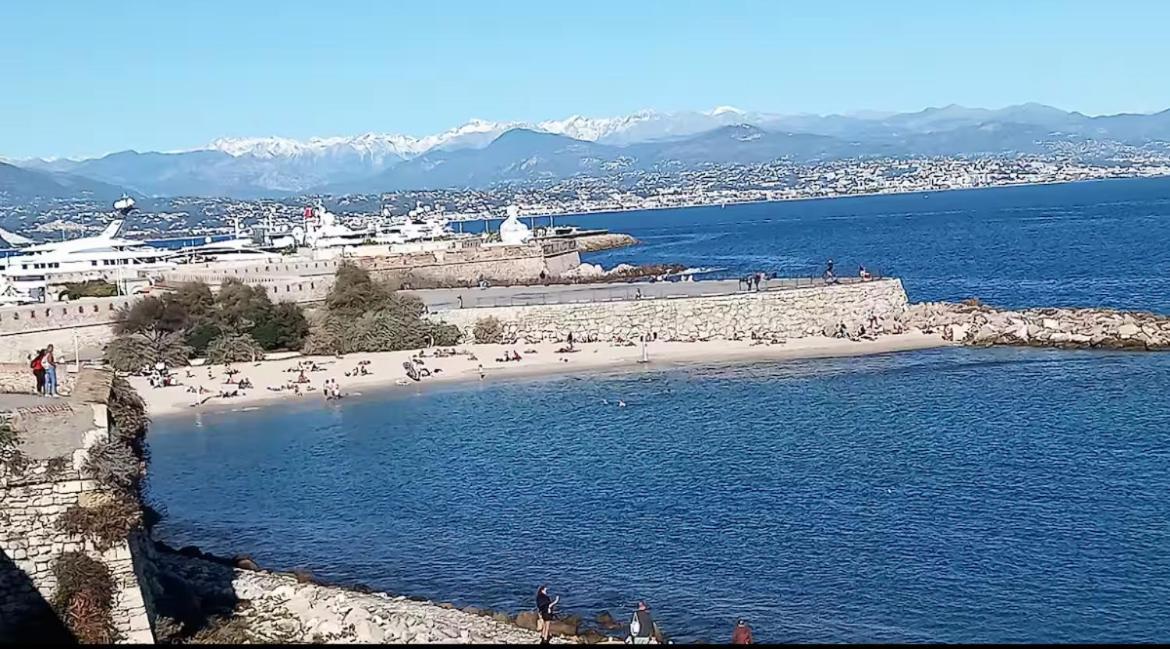 Confort Moderne Au Coeur D'antibes