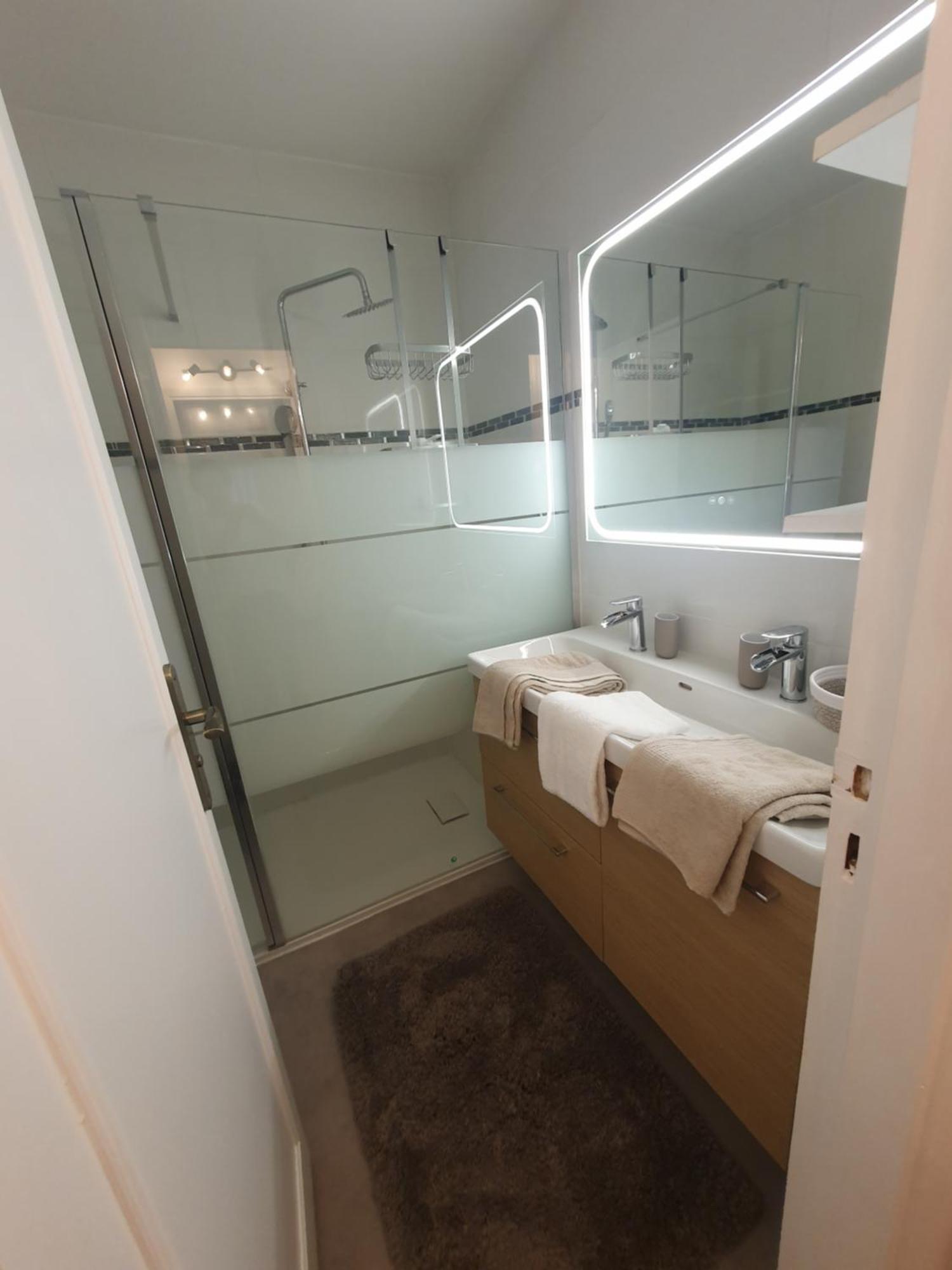 Apartment 2 Pieces Carre D Or
