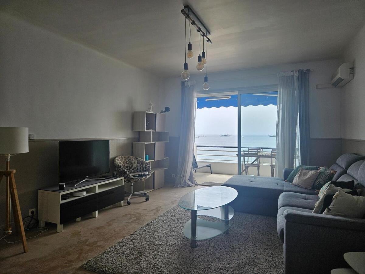 Juan Les Pins Front De 2p Parking Colombier Antibes