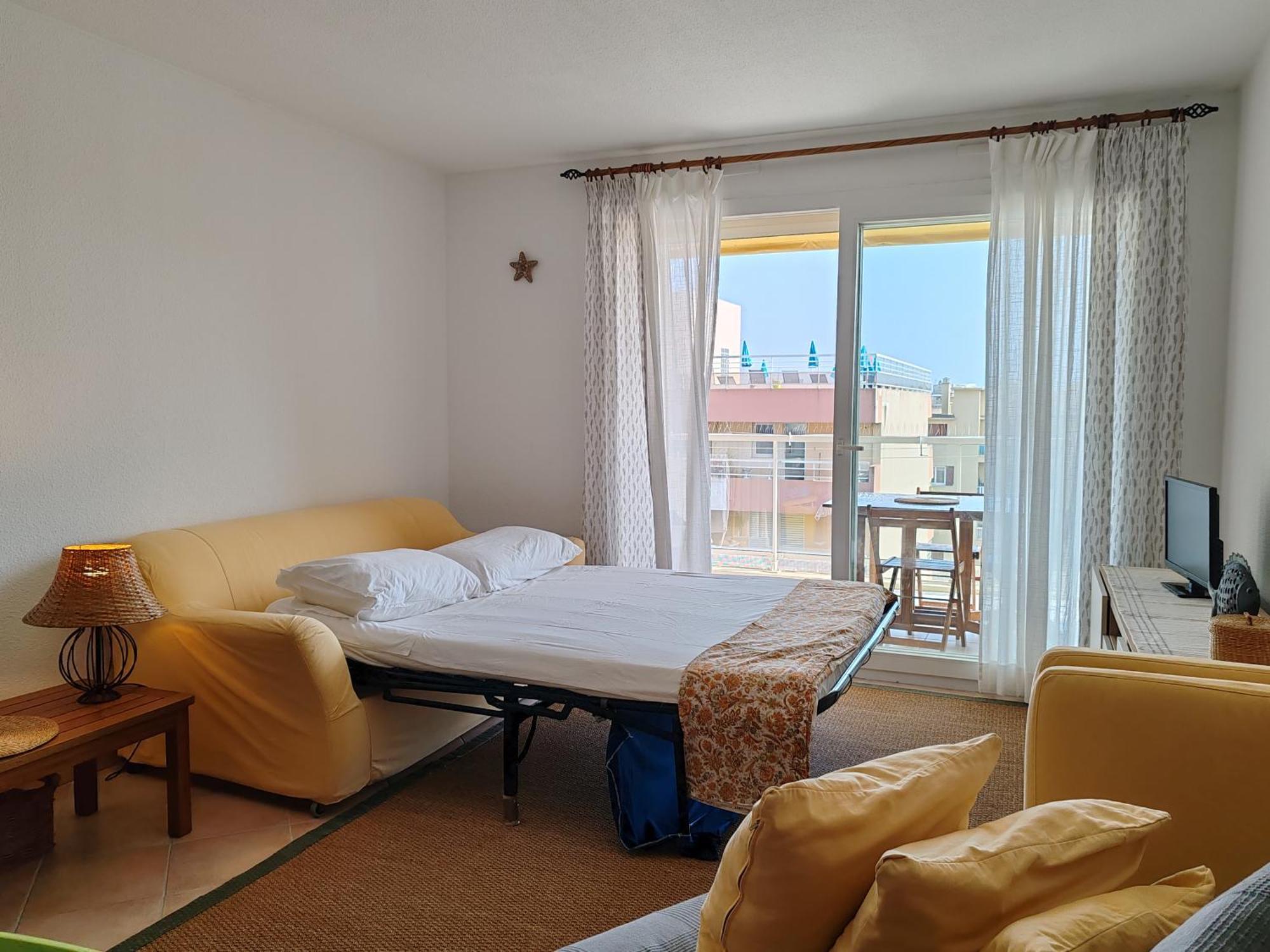 Cozy - 350 From The Sea - And Bright With Balcony - Antibes