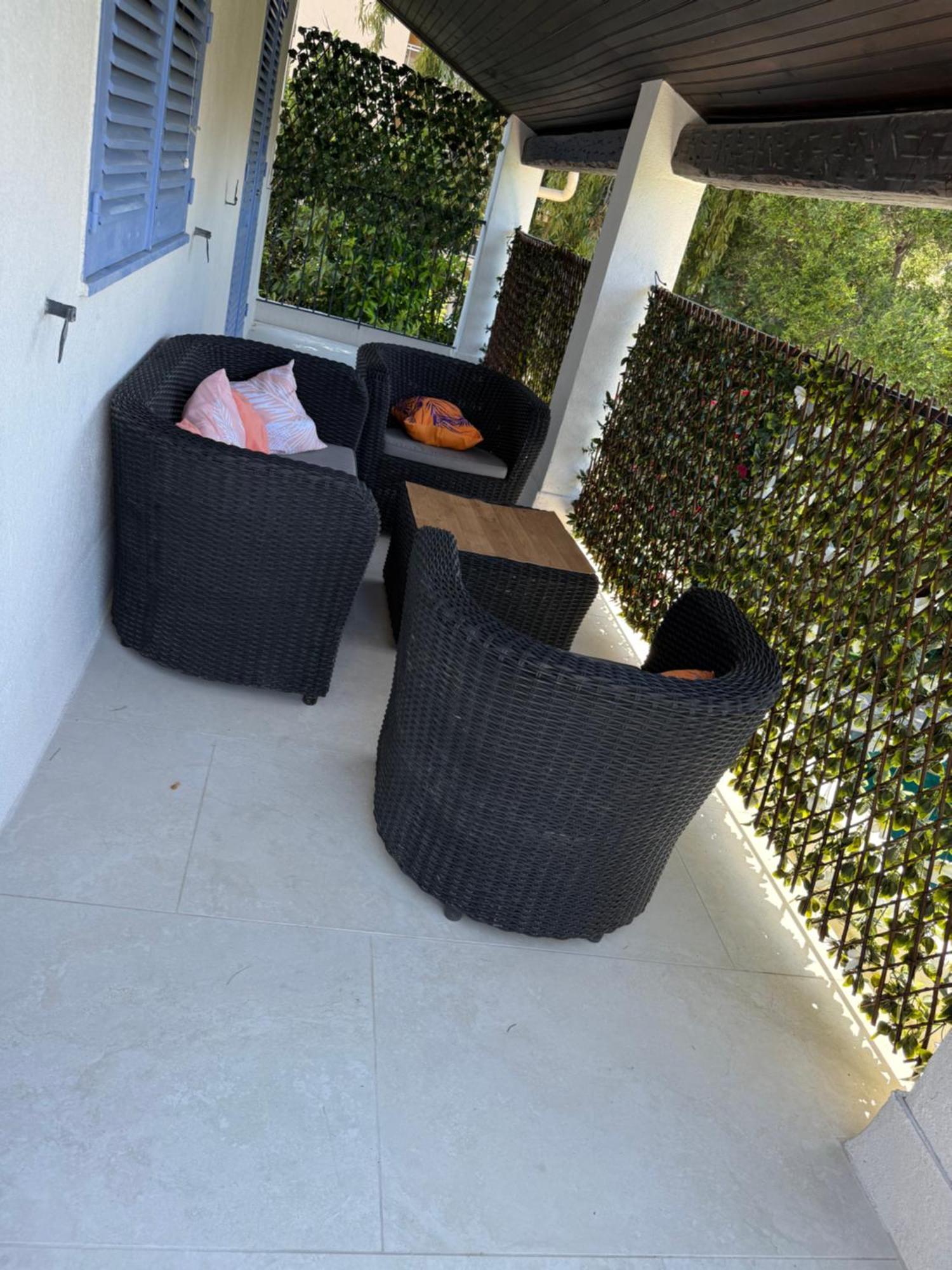 Guest house Etage Prive Dans Maison Chaleureuse Avec Piscine