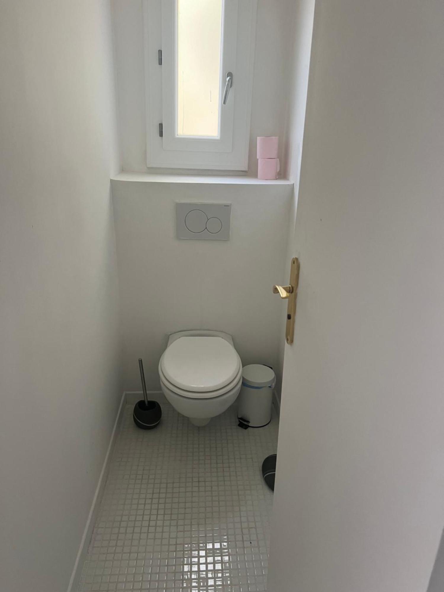 Etage Prive Dans Maison Chaleureuse Avec Piscine Antibes