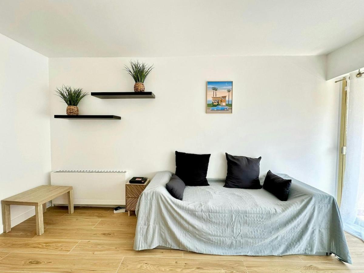 50 From The Beaches Pretty In The Center Of Juan Les Pins Appartement
