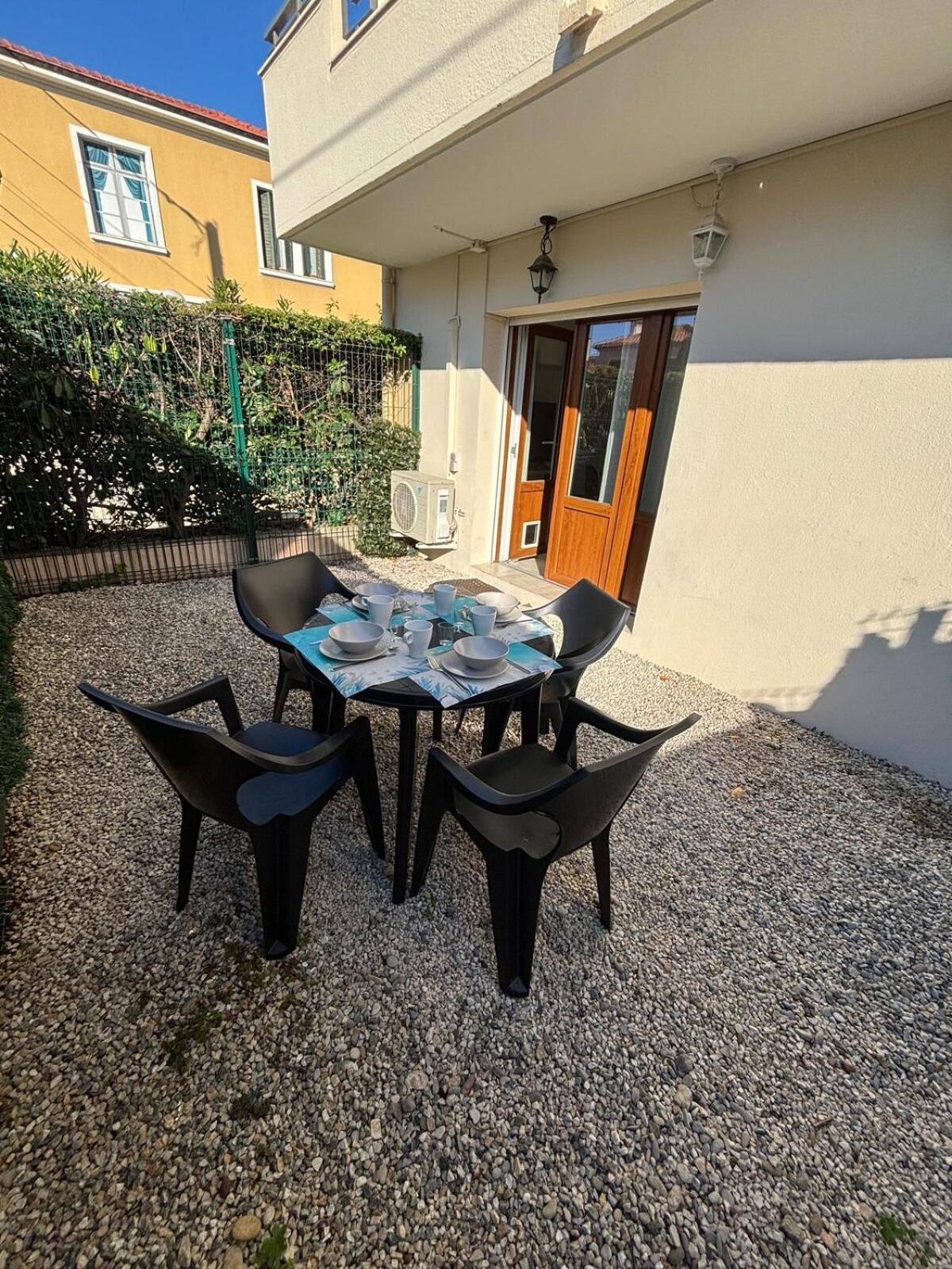 Beautiful Close To Beaches And Old Apartment