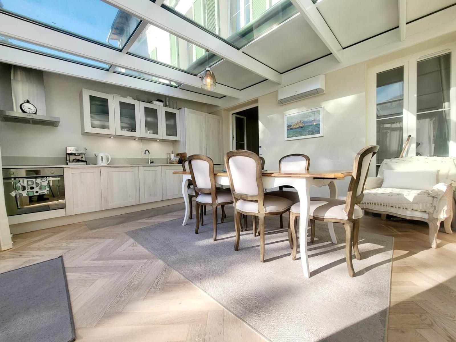 Le Petit Four Jardin - Dans Le Vieil Apartment
