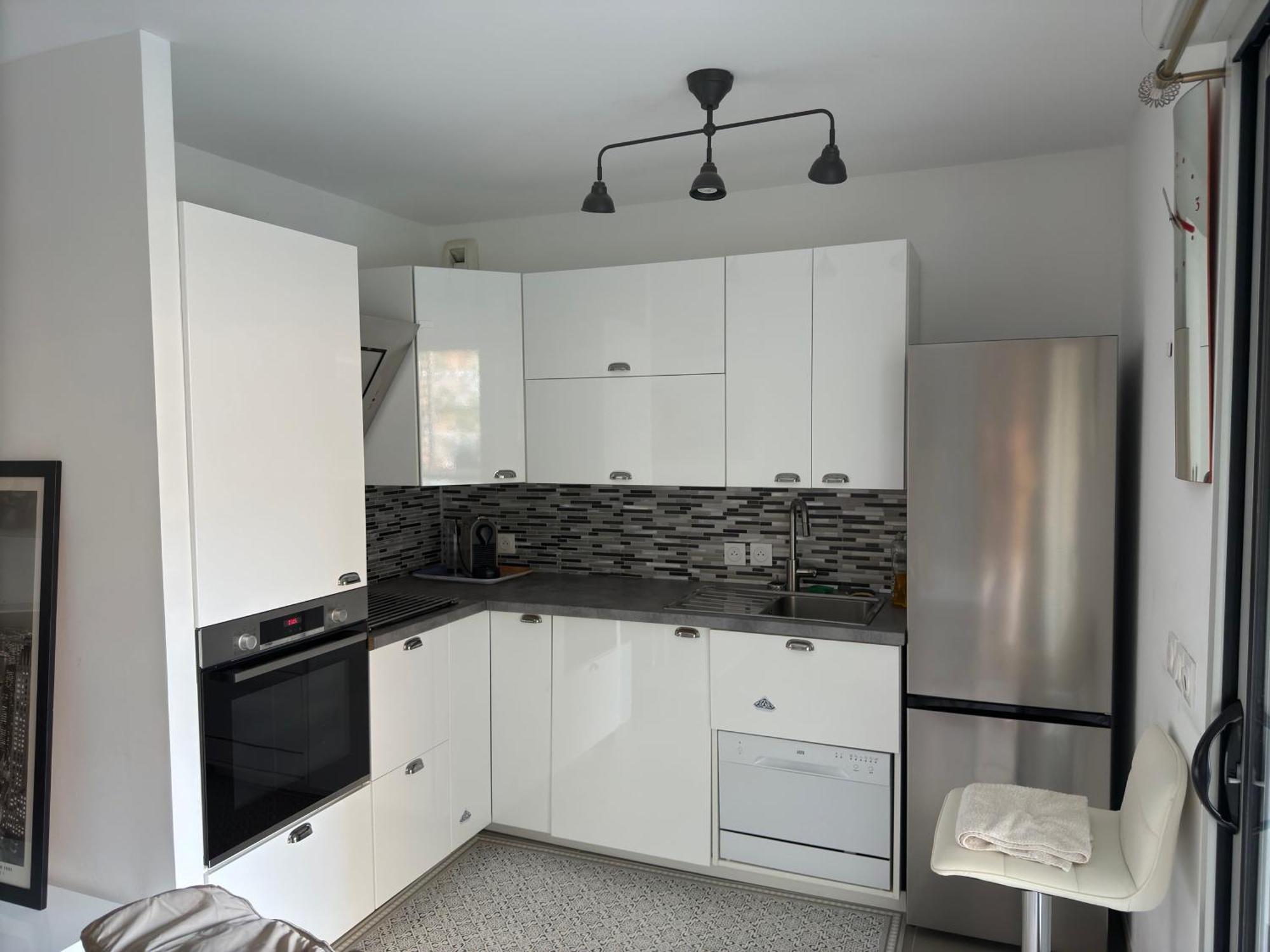 Apartment T3 Neuf-plage 3mn Parking Privé Antibes
