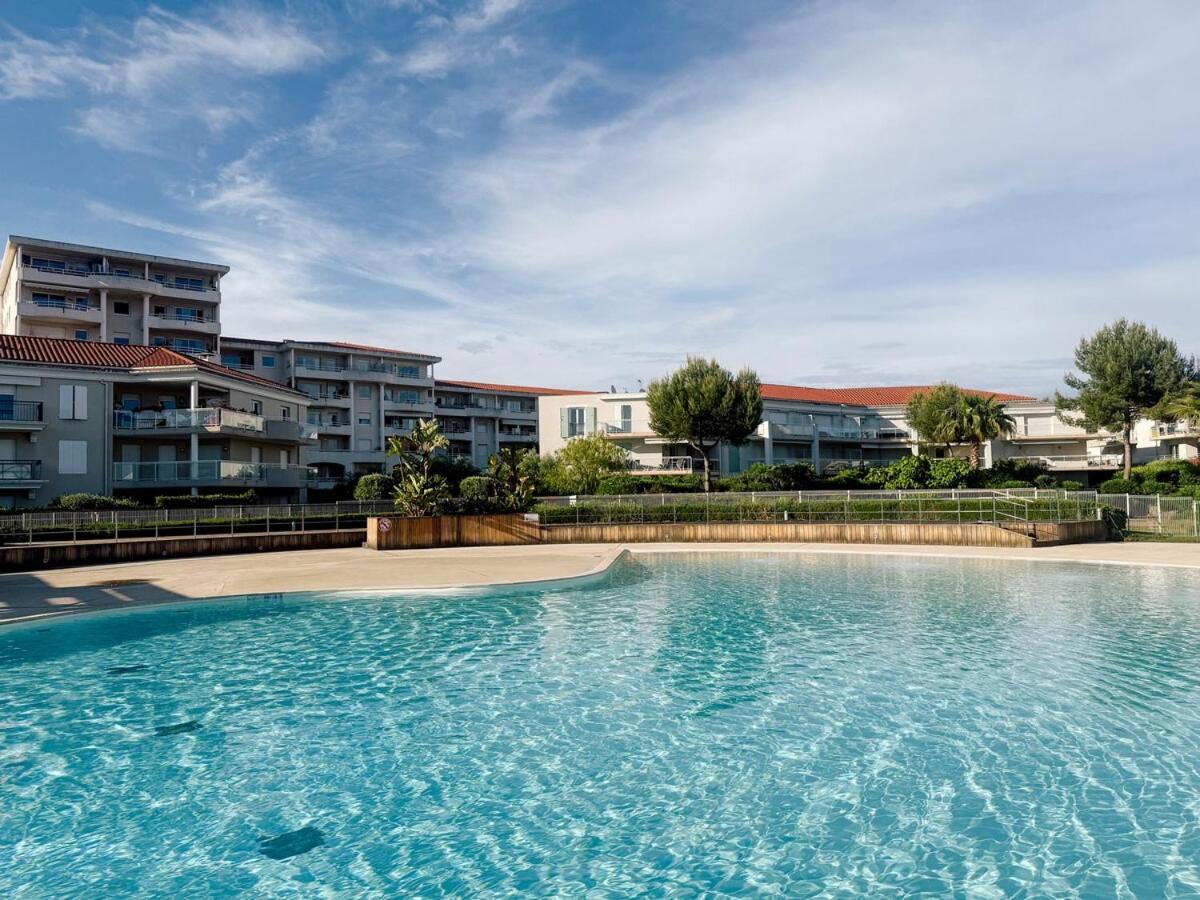 Spacious Seaside With Garden & Sea-view *