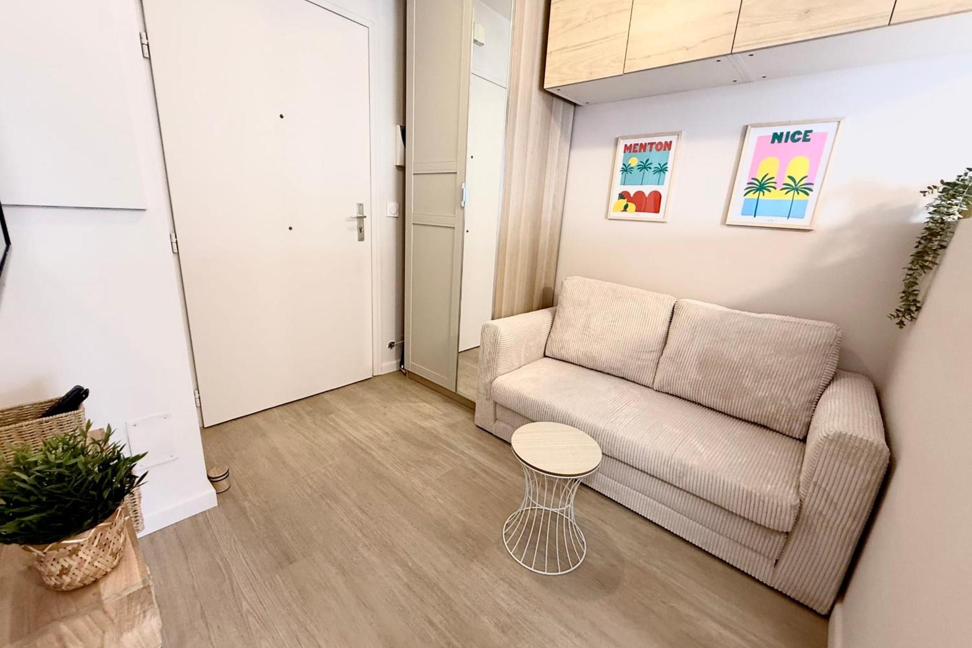 Vieil Comfort & Tasteful Decoration *