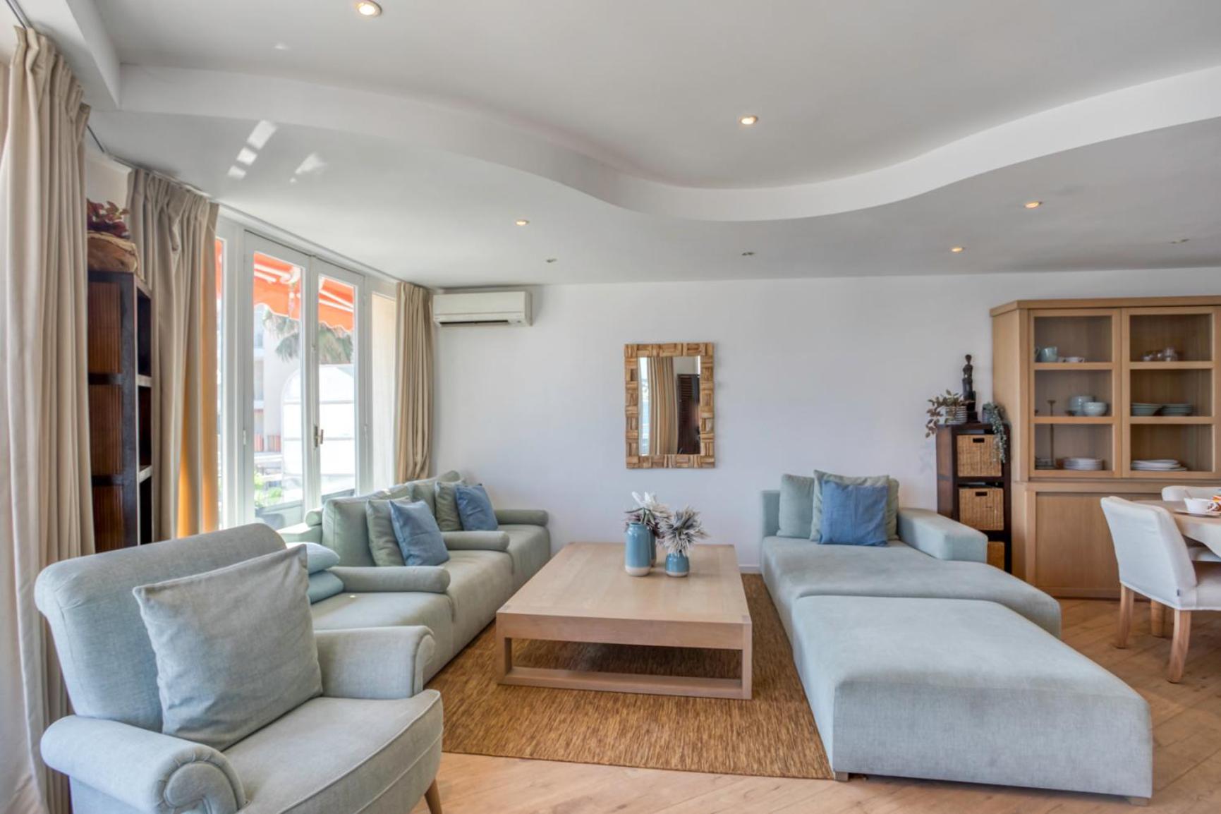 A16 - 2bdr Sea View - Center - Parking, Ac & Terrace Appartement *