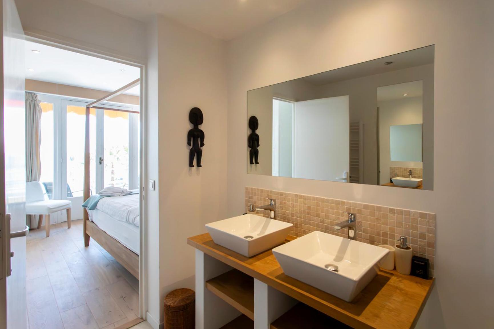 A16 - 2bdr Sea View - Center - Parking, Ac & Terrace Appartement *