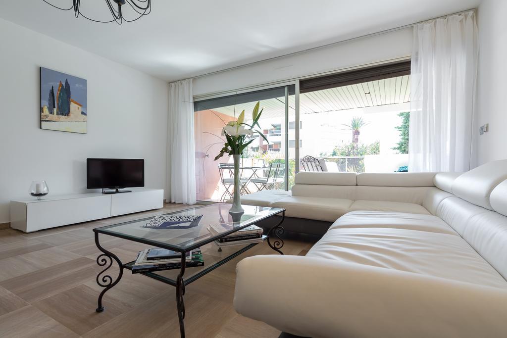 Les Jardins Du Cap Apartment