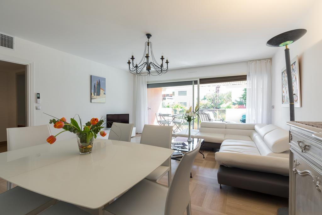 Les Jardins Du Cap Apartment