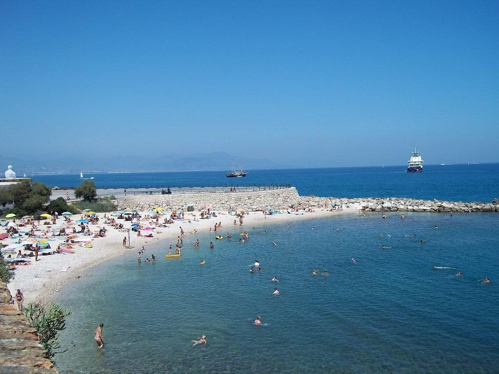 Apartment 2 Bedroom Modern In With Sea View Antibes