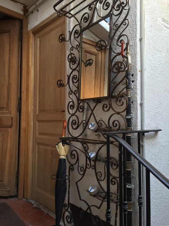 Apartment Light Filled Penthouse In Old Antibes. Heart Of The Riviera
