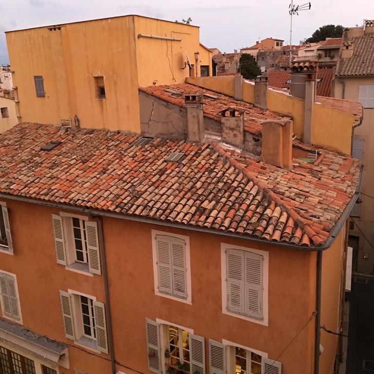 Apartment Light Filled Penthouse In Old Antibes. Heart Of The Riviera *